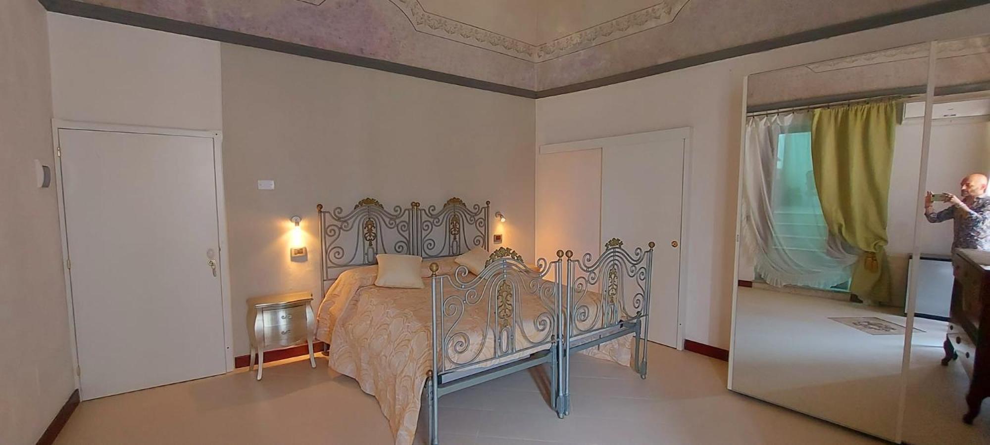 B&B Palazzo Della Torre Пешичи Стая снимка