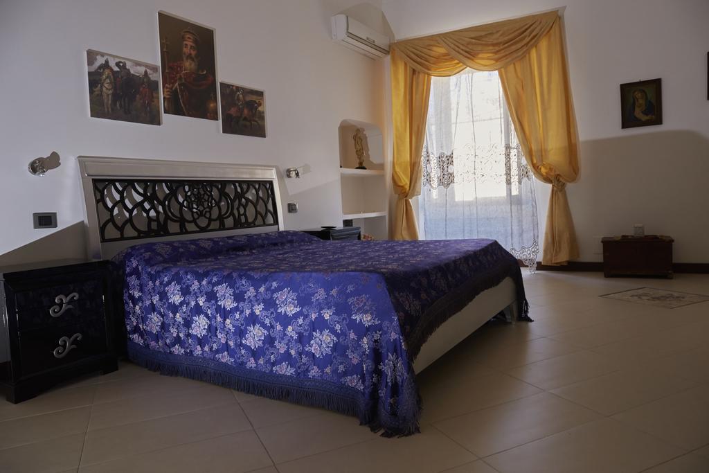 B&B Palazzo Della Torre Пешичи Екстериор снимка